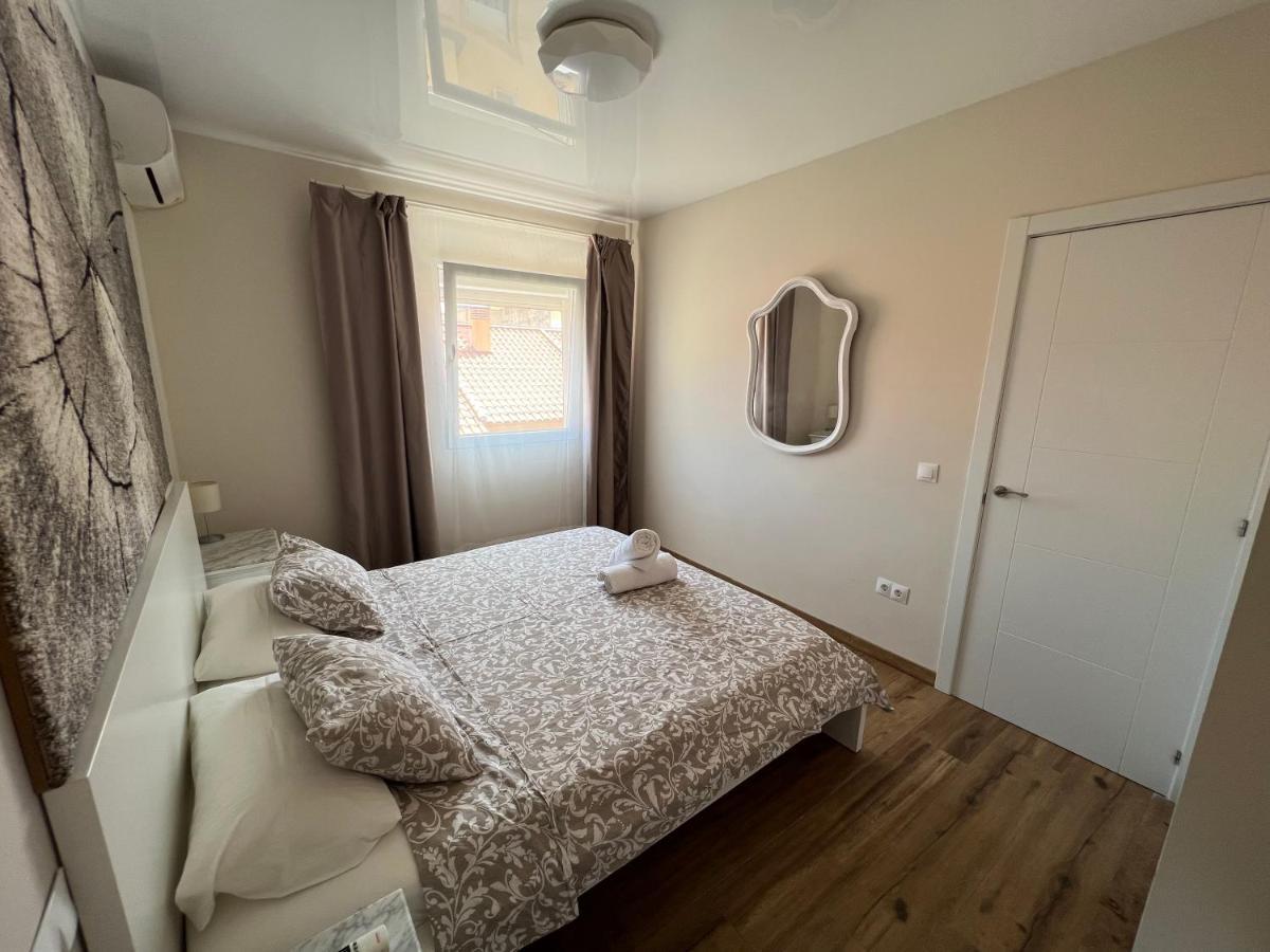 Genuar Apartments Malaga Center. Free Parking Εξωτερικό φωτογραφία