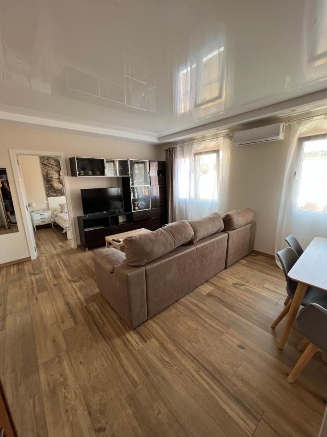 Genuar Apartments Malaga Center. Free Parking Εξωτερικό φωτογραφία