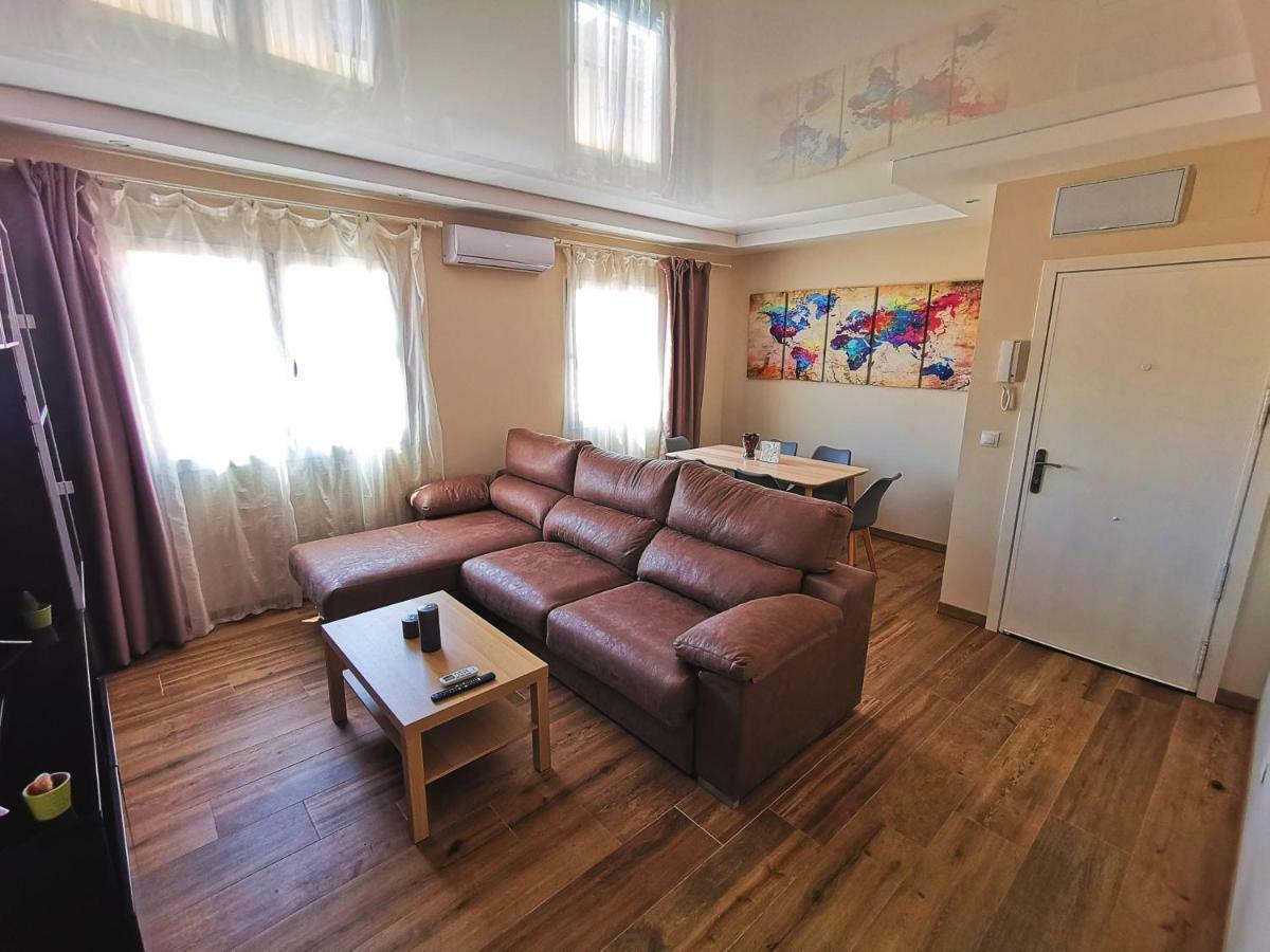 Genuar Apartments Malaga Center. Free Parking Εξωτερικό φωτογραφία