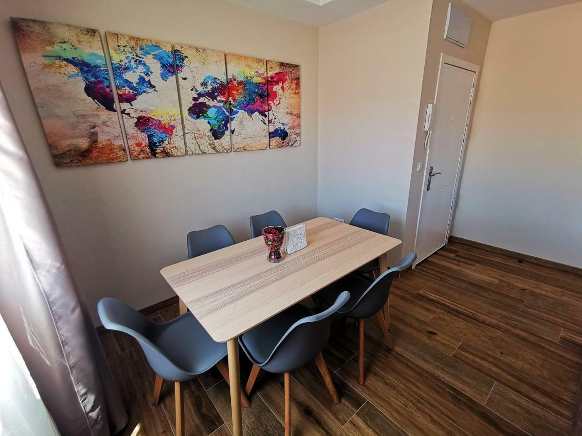 Genuar Apartments Malaga Center. Free Parking Εξωτερικό φωτογραφία