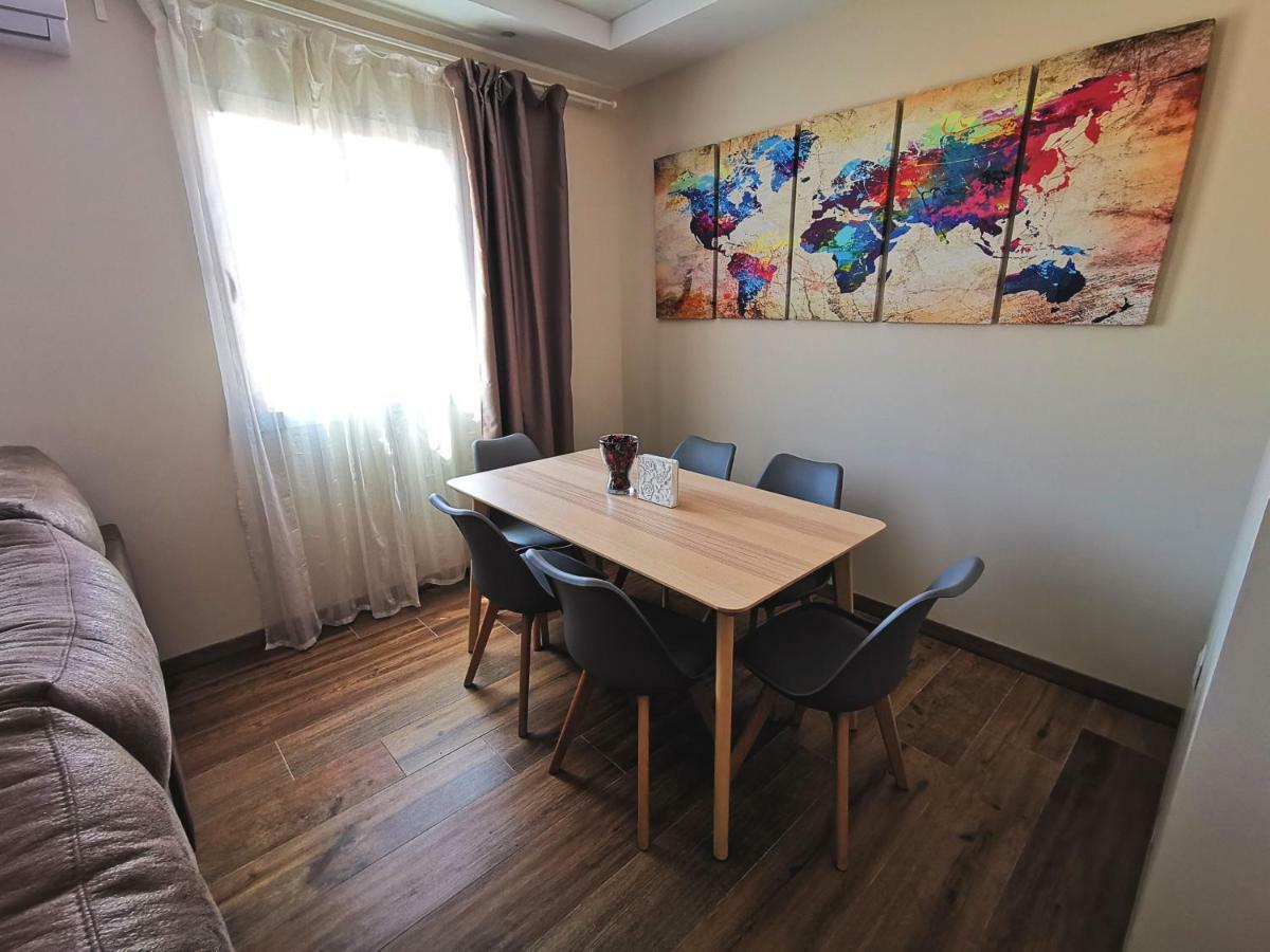 Genuar Apartments Malaga Center. Free Parking Εξωτερικό φωτογραφία